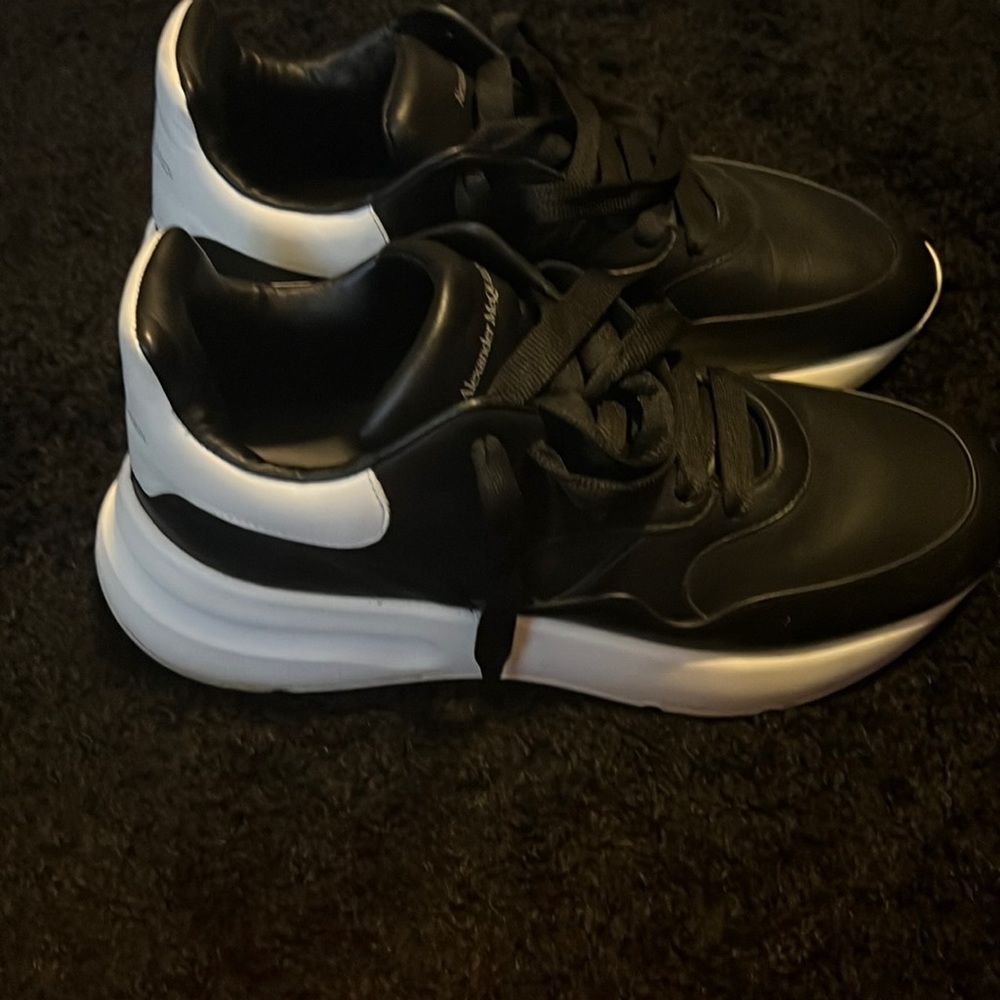 Men’s Alexander McQueen Runner Sneaker Size 43